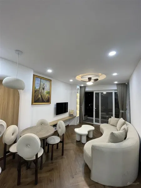 Bán căn góc full nội thất siêu đẹp 300tr cc hiệp thành building 80m2 2pn 2wc . e công cư dân