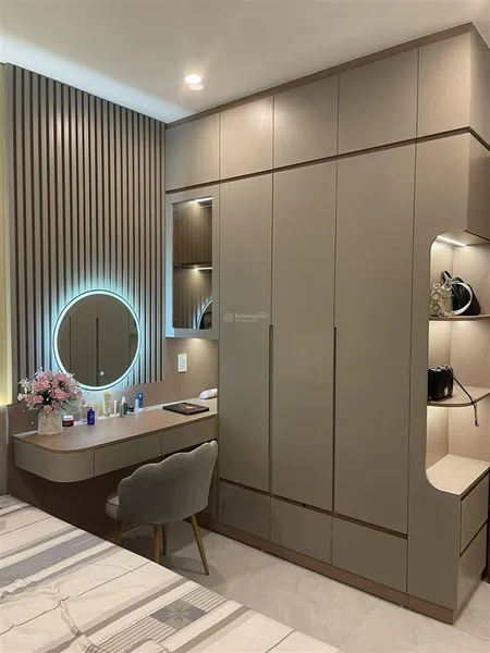 Chính chủ cần bán gấp căn 2 ngủ 90m2 the matrix one, full nội thất mới, giá 9 tỷ, có slot ô tô