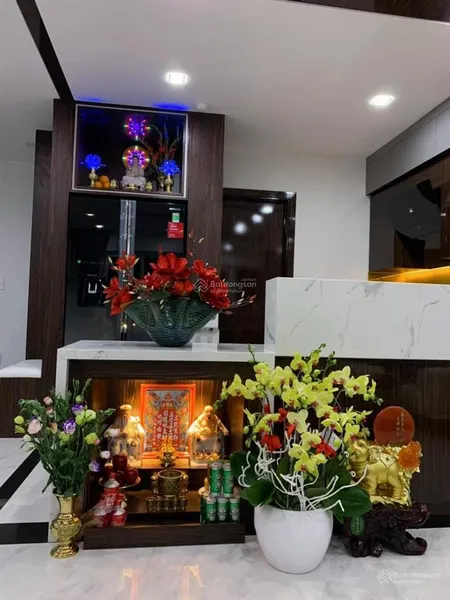 Bán cc screc tower, trường sa, giá 5,1 tỷ, 81m2, 2pn + 2wc, sổ 0907 909 *** hùng