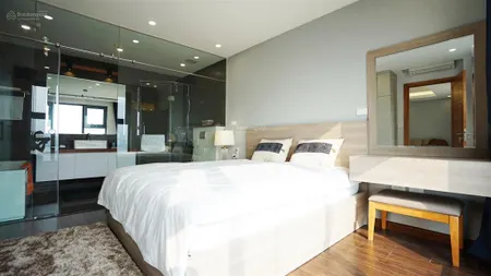 Chính chủ cần bán căn hộ 2 ngủ 82m2 d'.le roi soleil full nội thất view hồ giá 13tỷ. 0914 772 ***