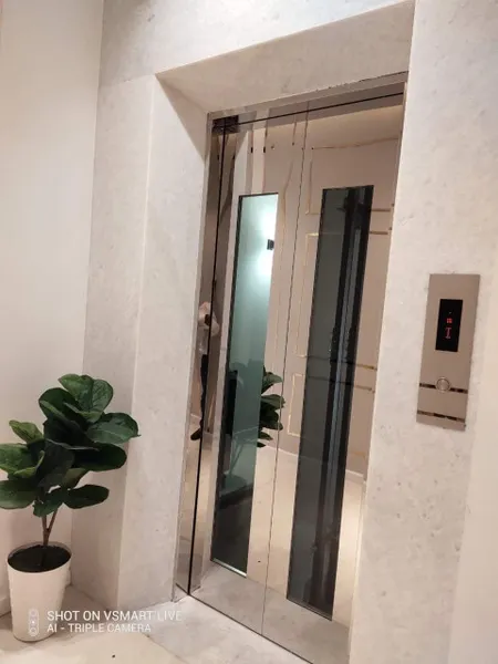 Mình cho thuê nhà mới, hai mặt tiền, Thụy Khuê, 105m2x 4T vỉa hè 30 Tr