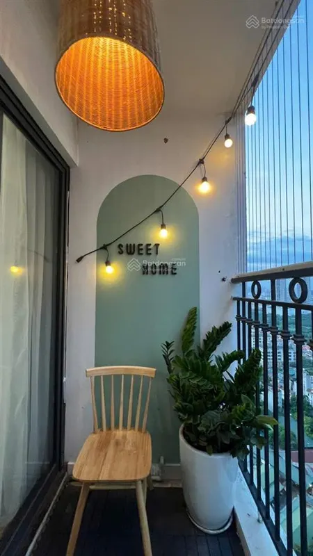 Chính chủ bán 3pn căn góc, 2 view, tầng trung. 101m2. nhà đang ở, sạch sẽ. 0343,202.831
