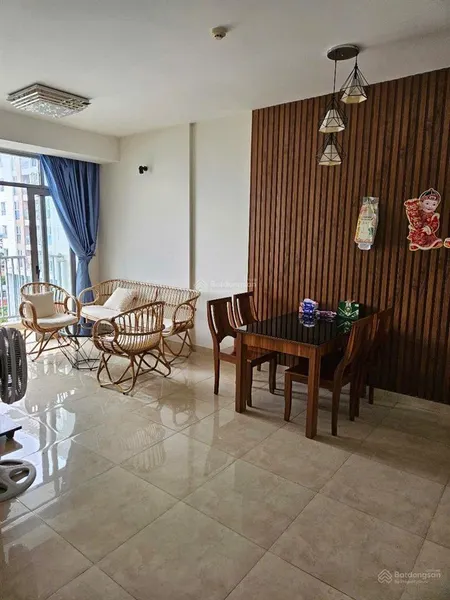 Cần bán gấp căn hộ sổ hồng 3pn, 2wc, dt 85 m2. khu trung tâm q7. đủ tiện ích. 0909 968 ***