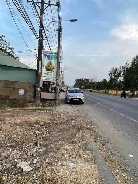 Hạ giá bán lô đất 3 mặt tiền quách thị trang có thổ cư cạnh 25c trục chính nối 3 xã nhơn trạch
