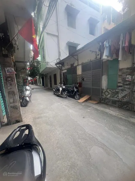 Duy nhất lô đất còn xót lại.80m2.mặt tiền 4.5 mét.ngõ 3 mét.cách 10 mét ra ô tô.giá 140tr/m2.