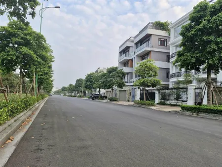 Bán đất cổ linh, tư đình, long biên, 90m2, mt 5.1m, giá 26.9 tỷ, view sân golf, phân lô, ô tô tránh