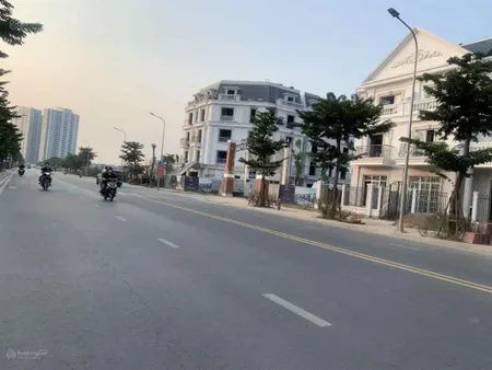 Bán 140m2 khu 31ha trung tâm trâu quỳ, gia lâm, mt 7m, vuông vắn, đường 6m, vị trí kinh doanh tốt