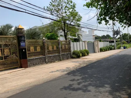 Chính chủ cần bán miếng đất đẹp 3 mặt tiền đường nhà nước gần chợ và ubnd phú hòa đông