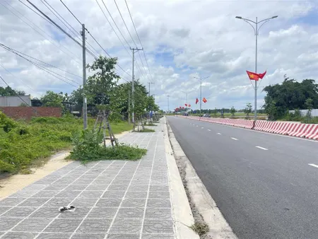 Chính chủ gửi em bán lô đất mặt tiền tl 44b bây giờ là đường 996c, dt 253 m2