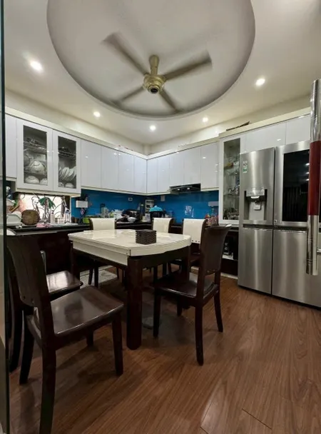 Bán nhà Ngọc Lâm 40m² ngang 4m giá 15.9 tỷ Phường Bồ Đề (LH: Zalo 0862299066)