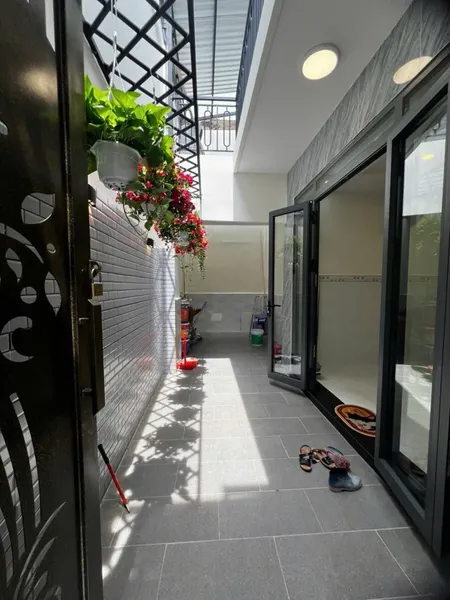 Bán nhà mới đẹp vào ở ngay đường Trường Chinh 2T 63m2 gần nhà ga T3