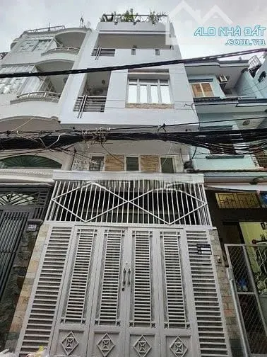 3PN, 4wc. Nhà 4 lầu Lý Thái Tổ, Quận 10. DT: 4.5x14m.