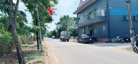 Mặt kinh doanh vỉa hè đá bóng view hồ điều hoà lương nỗ phúc thịnh (tiên dương)