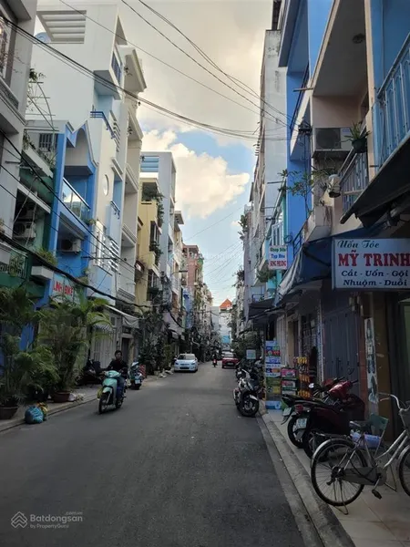 Hẻm 8m thông 2 tầng tân bình 4x11m cho thuê 10tr