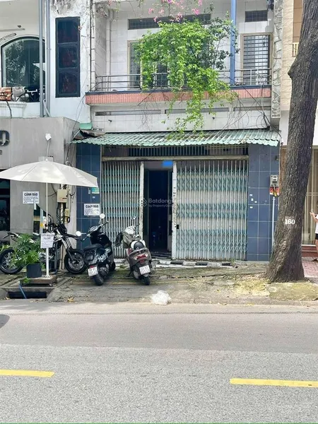 Bán nhà 2 mặt tiền hướng đông nam diện tích 142m