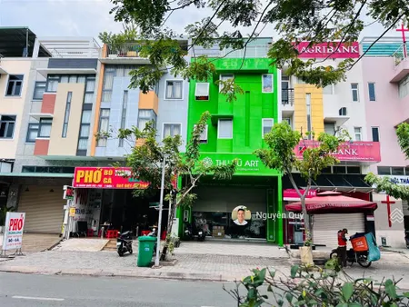 Kẹt tiền bán gấp nhà phố mặt tiền hoàng quốc việt, kdc phú mỹ, dt 6x22m, giá 25 tỷ, có thang máy