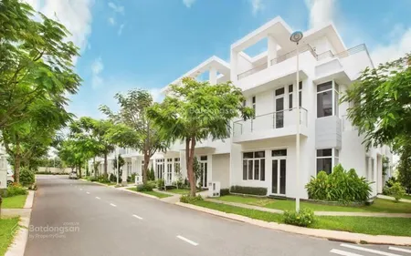 Biệt thự song lập villa park. dt đất 195m2. dt sàn 338m2. nhà thô. giá tốt nhất dự án. chỉ 19 tỷ
