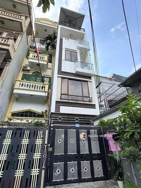 Chỉ 300tr/m2 ô chợ dừa 60m2 x 5t mt rộng 7 chỗ vào nhà trc nhà bãi ôtô hàng xóm quan chức