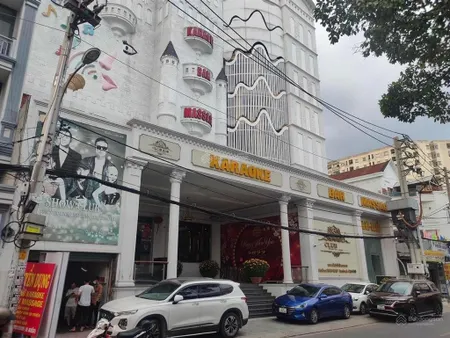 Bán nhà hàng, karaoke, bar, massage mặt tiền trung mỹ tây, 600m2, ngang 25m, 7 tầng, doanh thu 1 tỷ