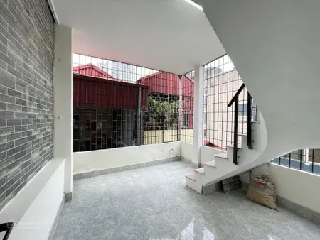 Chủ cần bán gấp căn nhà mậu lương ô tô đỗ gần vị trí cực đẹp giá quanh 5 đồng