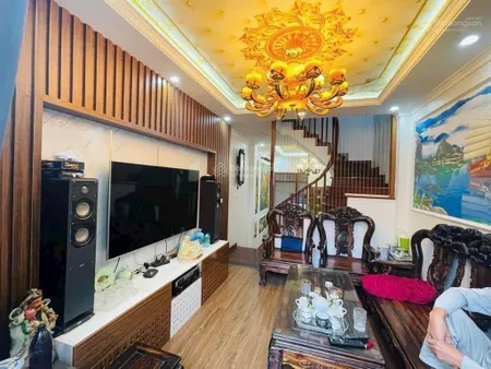 Siêu phẩm mặt ngõ đình thôn nhà đẹp 2 thoáng, dt rộng rãi, mt bề thế gần phố lớn kinh doanh đỉnh