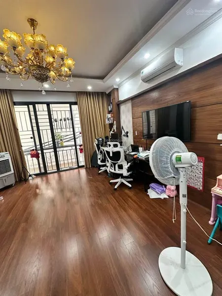 Bán gấp nhà kim giang ô tô đỗ cổng, 48m2, full nội thất mới đẹp ở ngay giá 9.82 tỷ