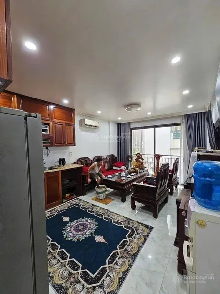Bán nhà gần đh thương mại. mặt ngõ kinh doanh. diện tích rộng rãi. mt bề thế. trước nhà ô tô tránh