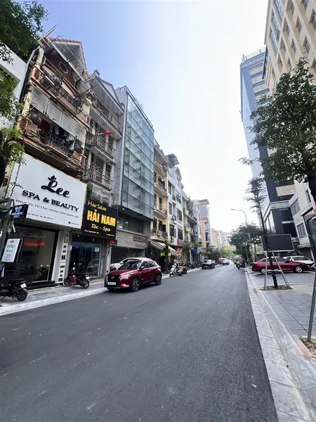 Chính chủ bán nhà dt 100m2, phố duy tân, cầu giấy, đường 4 ô tô tránh, phân lô đẹp, kinh doanh đỉnh