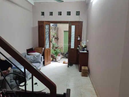 Nhà phố cẩm hội trung tâm quận hai bà diện tích rộng ô tô đỗ cổng dân trí văn minh