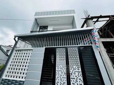 Bán nhà 2 tầng kiệt ô tô nhỏ Nguyễn Khoa Chiêm bên cành Đại Học Ngoại Ngữ giá chỉ 2,4X Tỷ ✅
__________________Huế