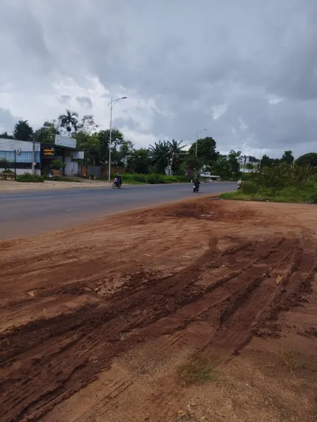 Mặt tiền kinh doanh quốc lộ 26, km57 gần khu hành chính mới
Diện tích 10*46, tc75
Khu dân cư , quán xá , gara
Thích hợp kinh doanh, đầu tư sinh lời
Giá chỉ 3tỷ***
Lh 0393504636 để xem sổ và vị trí ạ