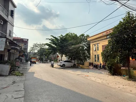Bán 75m đất. Đường trục chính lãm trại. Nhìn nhà văn hoá. Kinh doanh tốt. Phường nam sơn bắc ninh