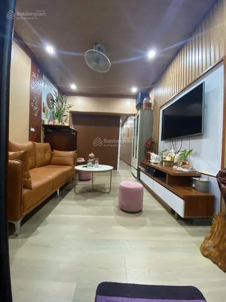 Cc gửi bán nhà tt tầng 1 lô góc ô tô vòng quanh vị trí vàng long biên gần hồ thạch bàn