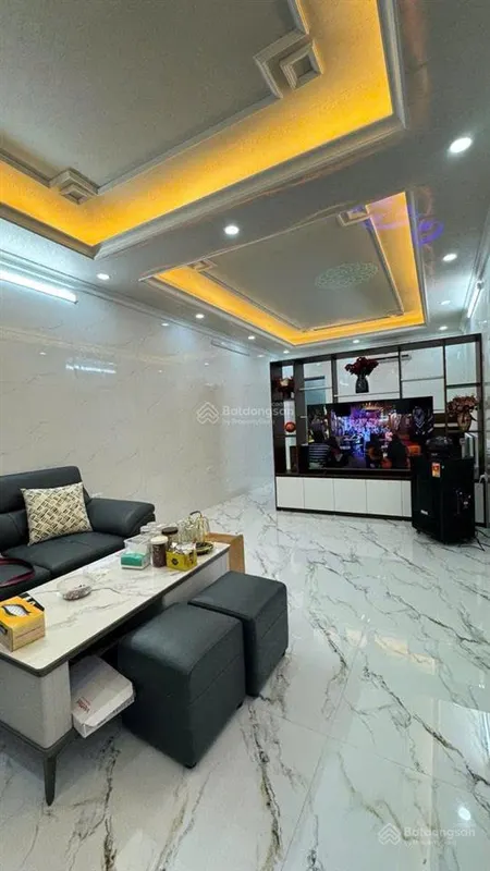 Hoa hậu! tập thể kim mãba đìnhtầng 1 kinh doanhô tôsổ to 70m2 2pn giá 5,58 tỷ
