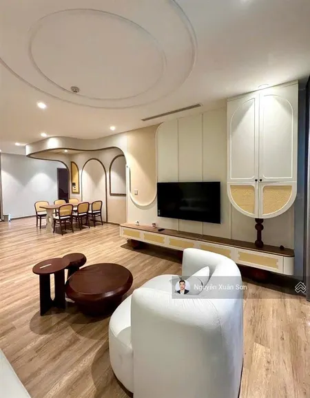 Chính chủ bán căn hộ landmark trục hoa hậu view sân golf & hồ thiên nga full nội thất