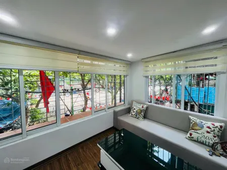Siêu hiếm! tập thể nghĩa tân cầu giấy tầng 2 lô góc sổ to 80m2 3pn nhà đẹp chỉ 4,49 tỷ