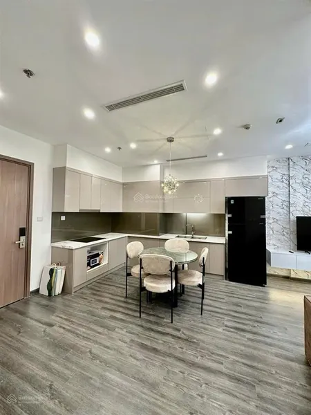 Gia đình mình cần bán căn 2n 2vs, giá 5 tỷ, khu cao cấp tonkin, dt 71,2m2, tầng trung view bể bơi
