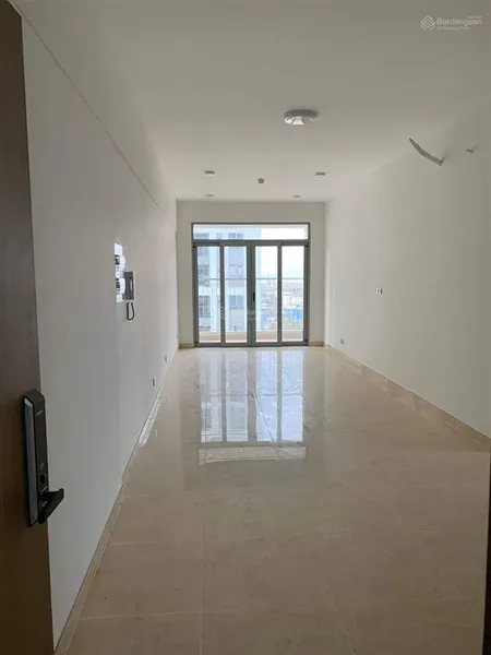 Bán căn 2pn, sân vườn riêng tầng 5, full đồ, tổng 100m2, sổ hồng. 0978 272 *** (có zalo)
