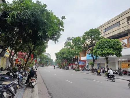 Nhà 1T, siêu VIP Mặt Phố Huế, trung tâm quận HBT, kinh doanh đẹp, ô tô đỗ cửa