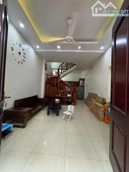 Cho thuê nhà Đê La Thành – Ba Đình DT 50m x 4 tầng, đủ đồ, ngõ xe máy giá 13tr/th