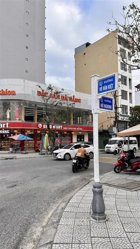 Bán đất 114m2 đường hồ nghinh, sát ngã tư võ văn kiệt, cách biển mỹ khê 1p. ngay tttc đà nẵng