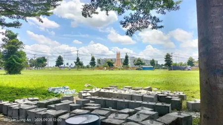 Chủ bán nền kdc nam long, mặt tiền đường số 1 giá 1,750 tỷ tl, đối diện công viên