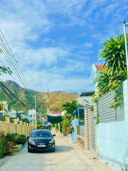 Mặt tiền sử hy nhan, gần mường thanh, cách biển 250m