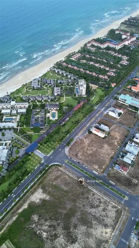 Cần chuyển nhượng lô đất mt đường nguyễn hữu cầu . dt 111m trục 7.5m . mr. ái đại nam