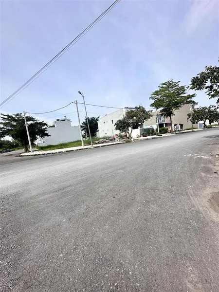 Chủ bán rẻ 129m2 đất ở 2 mặt tiền đường nhựa an hạ xã phạm văn hai, bình chánh giá 2,8 tỷ tl.