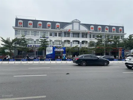 Bán đất trịnh văn bô nam từ liêm ô tô vào tận đất mặt tiền đẹp kinh doanh gần trường fpt,đh đ á