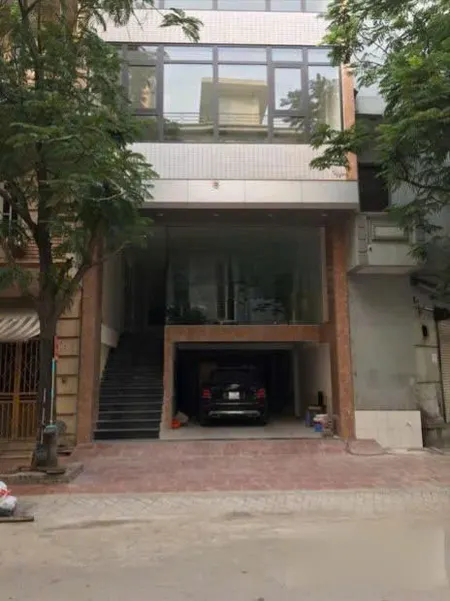 Bán nhà khu VIP Cầu Giấy – view hồ, gara 2 ô tô, 100m chỉ 30.5 tỷ