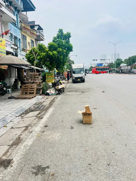 Hiếm chỉ có 1 căn Mặt Phố Kinh Doanh, vỉa hè ngay gần bến xe Giáp Bát, Giá: 21,5 tỷ