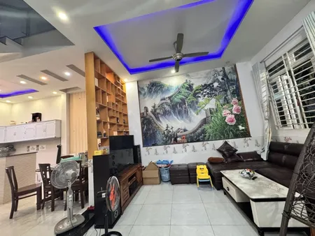 Bán nhà 2 Tầng + Sân Thượng mát mẻ,SHR đường 2 ô tô, gần chung cư Bcons