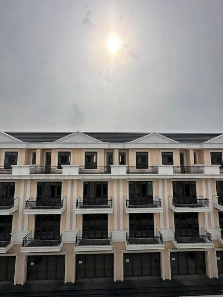 Duy nhất có 1 căn shophouse 4 tầng Vietsing Square KĐT VSIP Bắc Ninh giá 4 tỷ xx